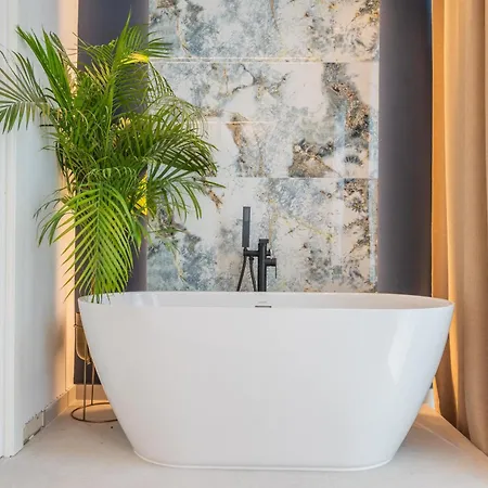 Samstag Parkzone Готель Спліт