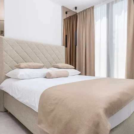Hotel Samstag Parkzone 4*