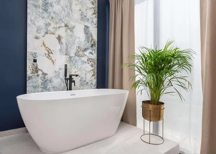 Samstag Parkzone Hotel 4*